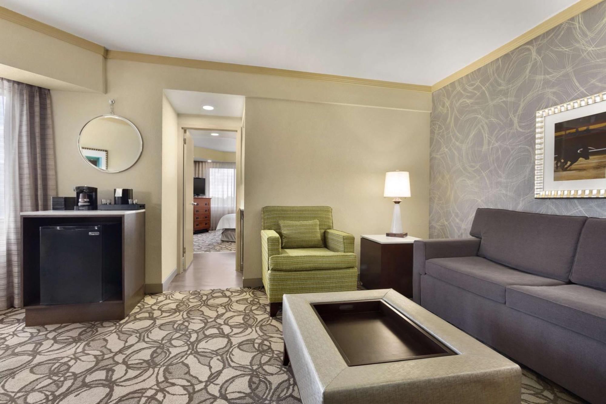 Embassy Suites San Antonio Airport Eksteriør billede